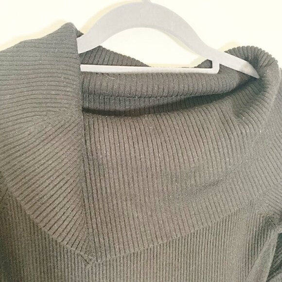 White House Black Market black long sleeve fitted rib knit turtleneck sweater - Picture 3 of 9